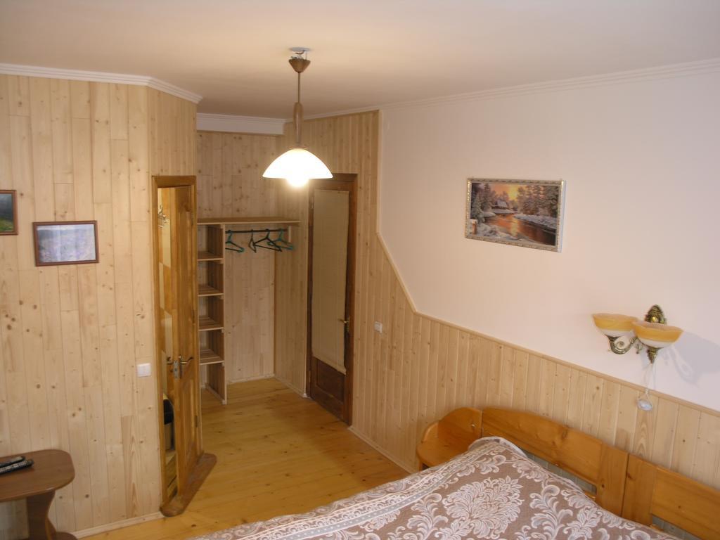 Sadyba Bilya Richky Jaremče Esterno foto